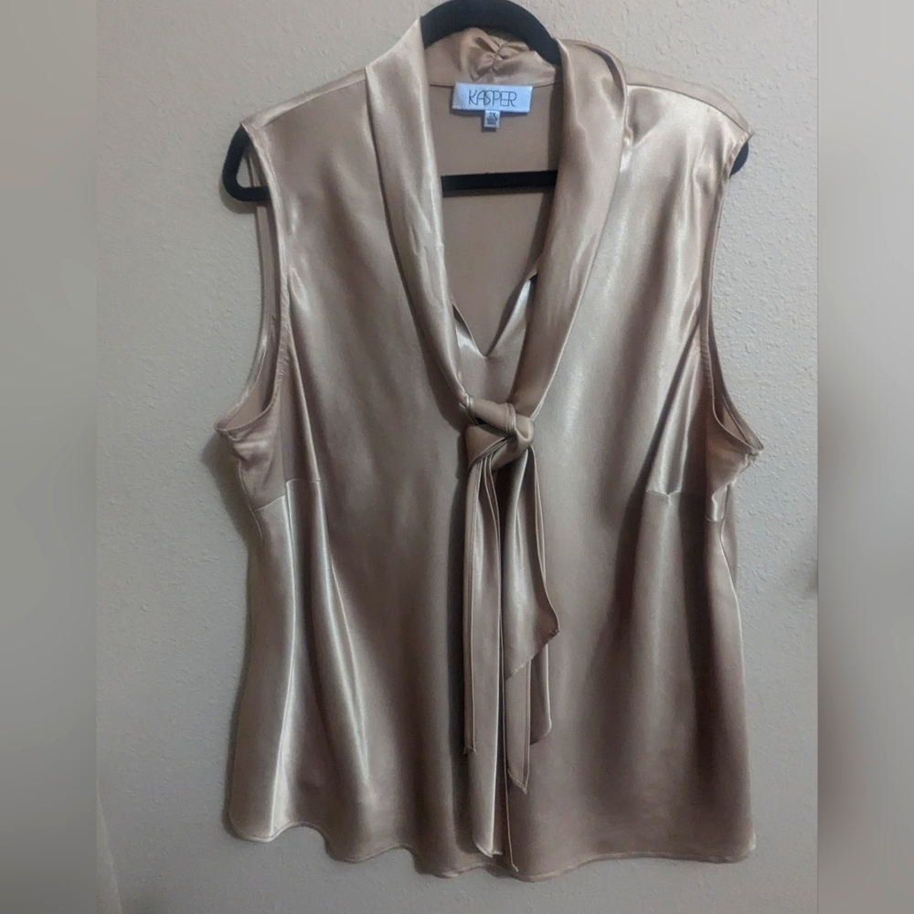 Kasper sleeveless gold shirt